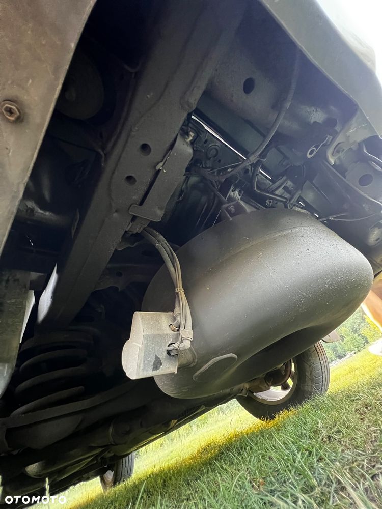 Toyota Sequoia - 24