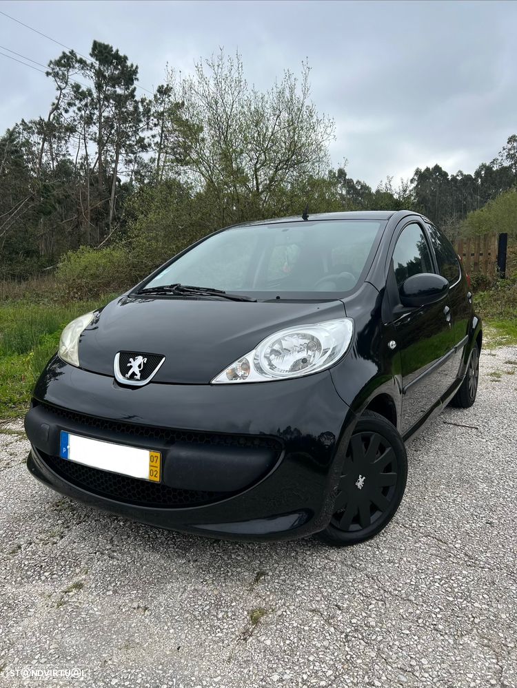 Peugeot 107 1.0 Urban - 1