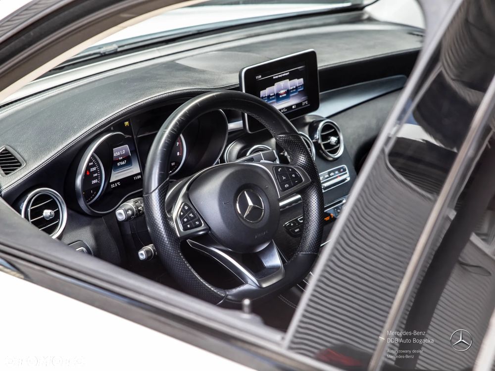 Mercedes-Benz GLC - 32