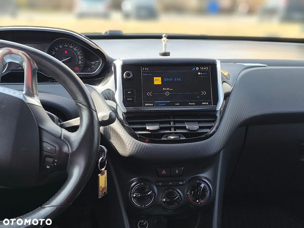 Peugeot 208 82 PureTech Style - 4