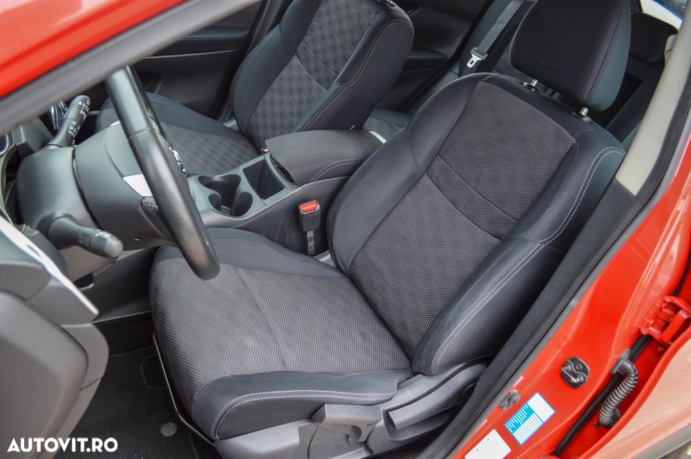 Nissan Qashqai 1.6 DCI Start/Stop X-TRONIC N-Connecta - 29
