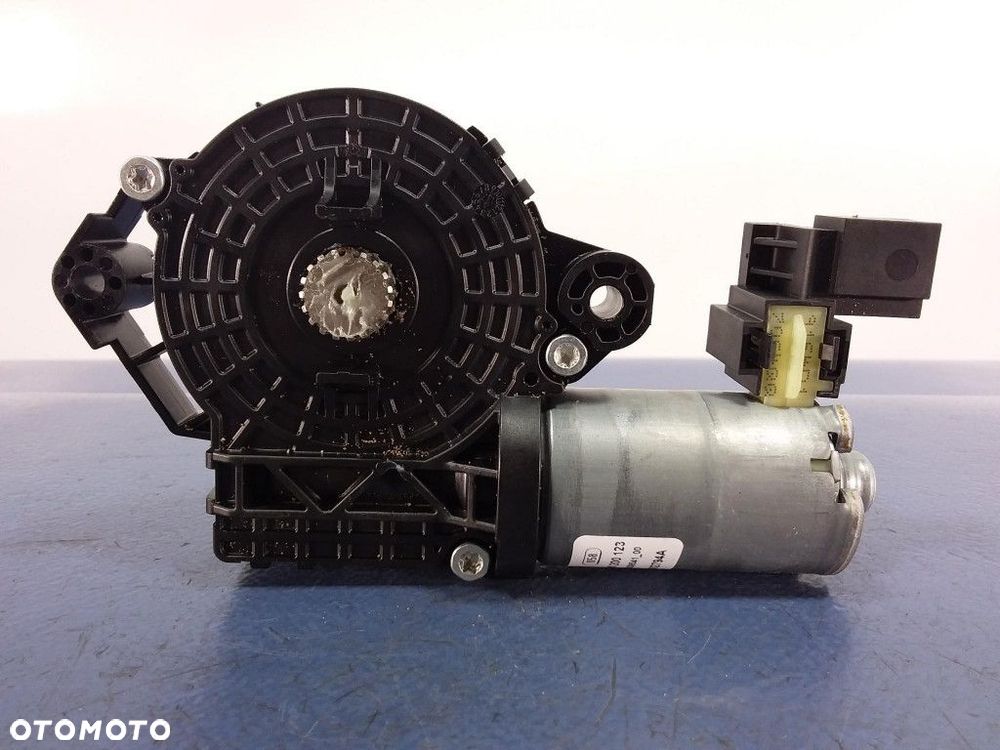 MERCEDES S W222 SILNICZEK SZYBERDACHU 0390200123 - 2