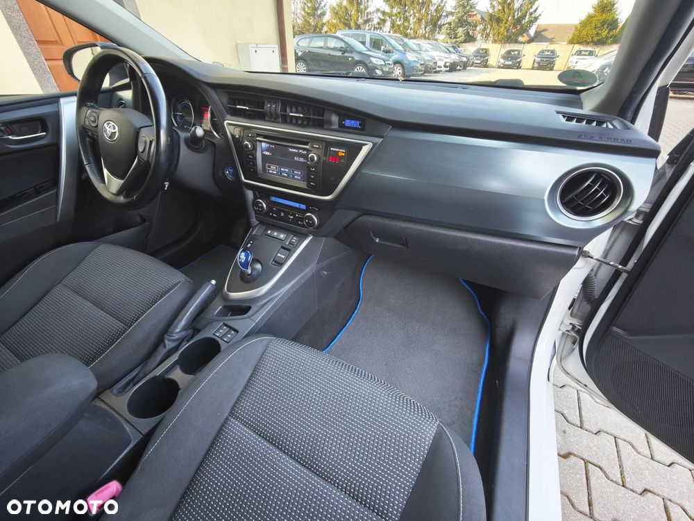 Toyota Auris 1.8 HSD Luna - 19