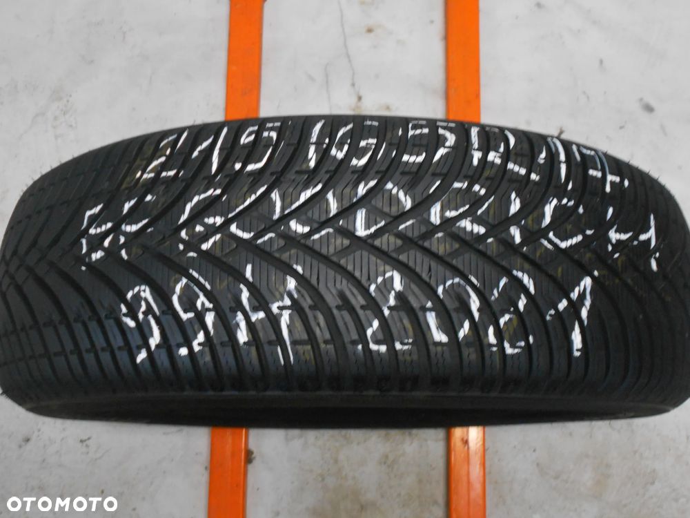 OPONA POJEDYNKA 215/65R17 BFGOODRICH G-FORCE WINTER 2 DOT 2021 8MM - 1