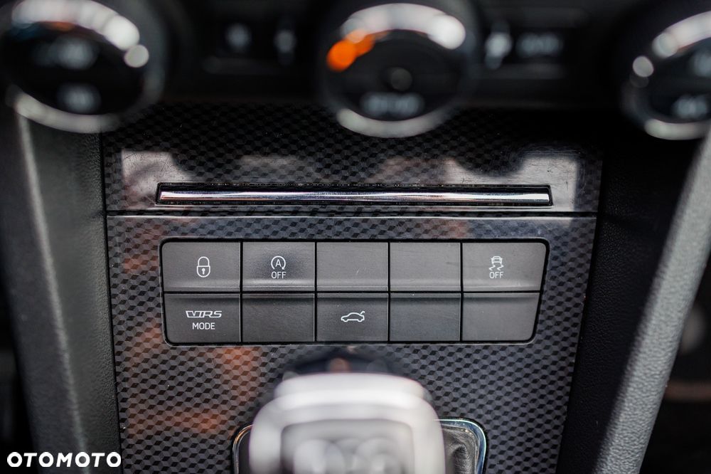 Skoda Octavia 2.0 TDI DSG RS - 13