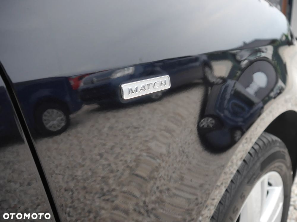 Volkswagen Touran 2.0 TDI DPF BlueMotion Technology MATCH - 21
