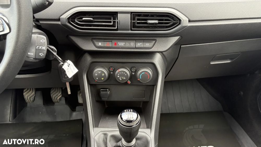 Dacia Logan TCe 90 MT5 Essential - 16