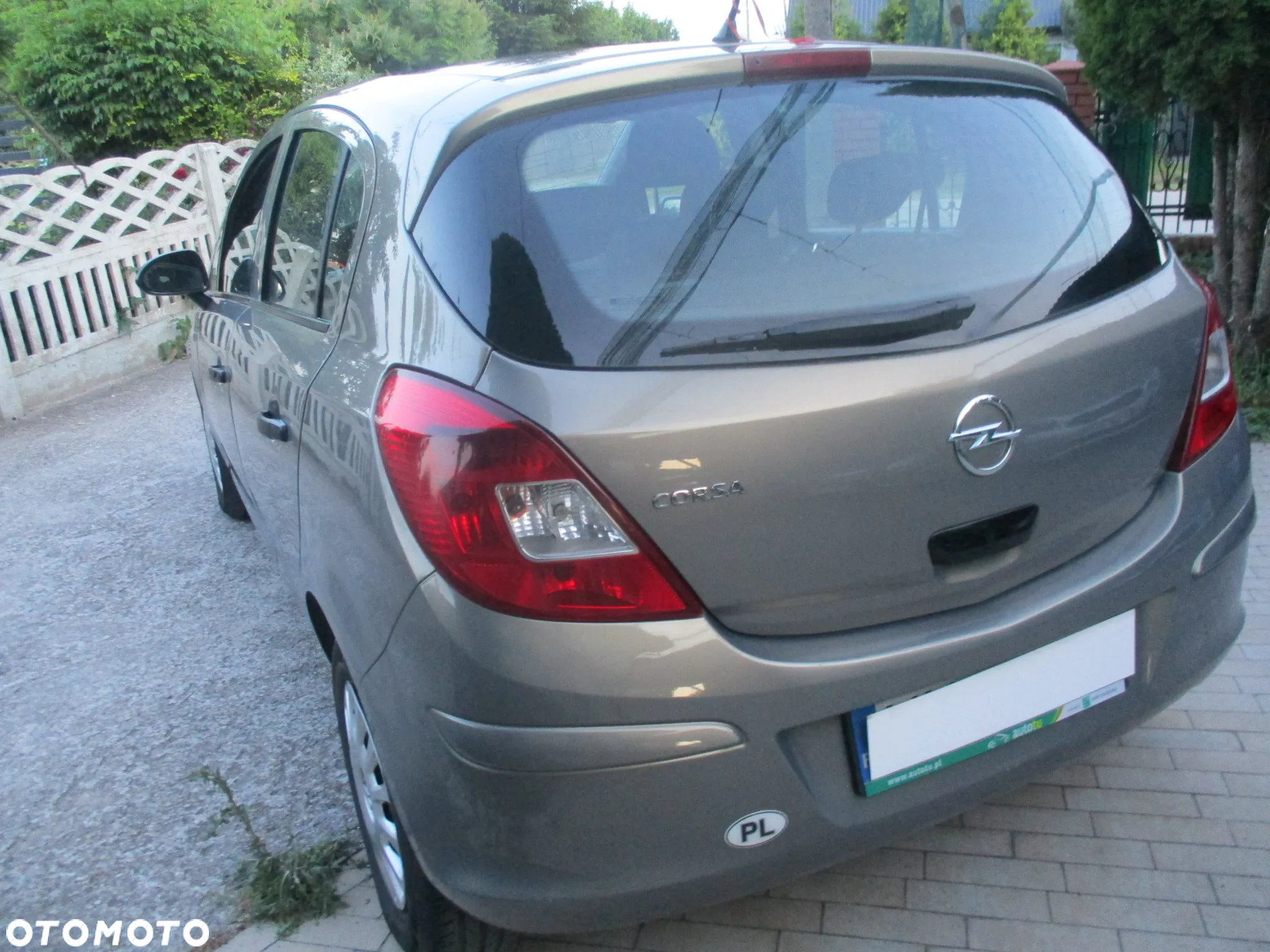 Opel Corsa 1.2 16V Edition / Active - 10