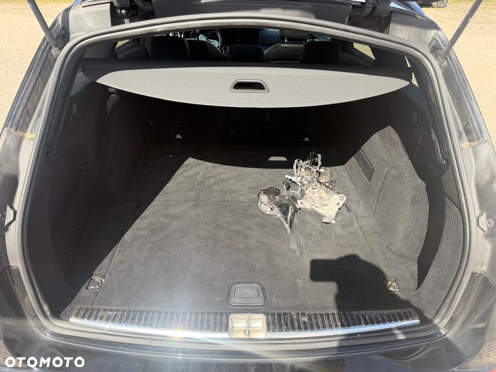 Mercedes-Benz Klasa E 220 d 9G-TRONIC AMG Line - 22