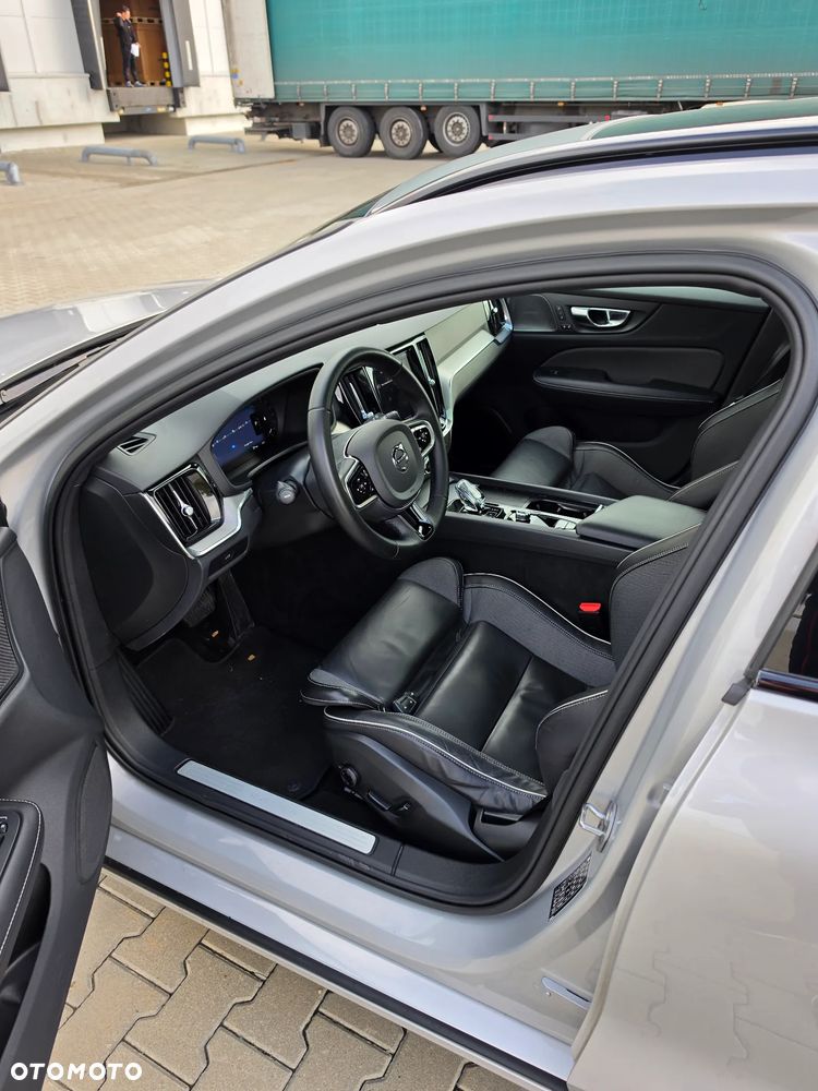 Volvo V60 2023 photo 3
