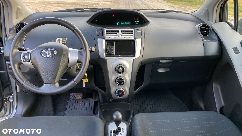Toyota Yaris 1.4 D-4D Sol MM - 7