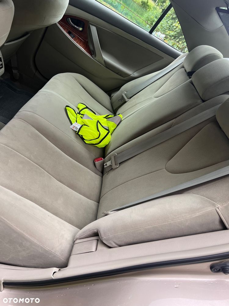 Toyota Camry - 31