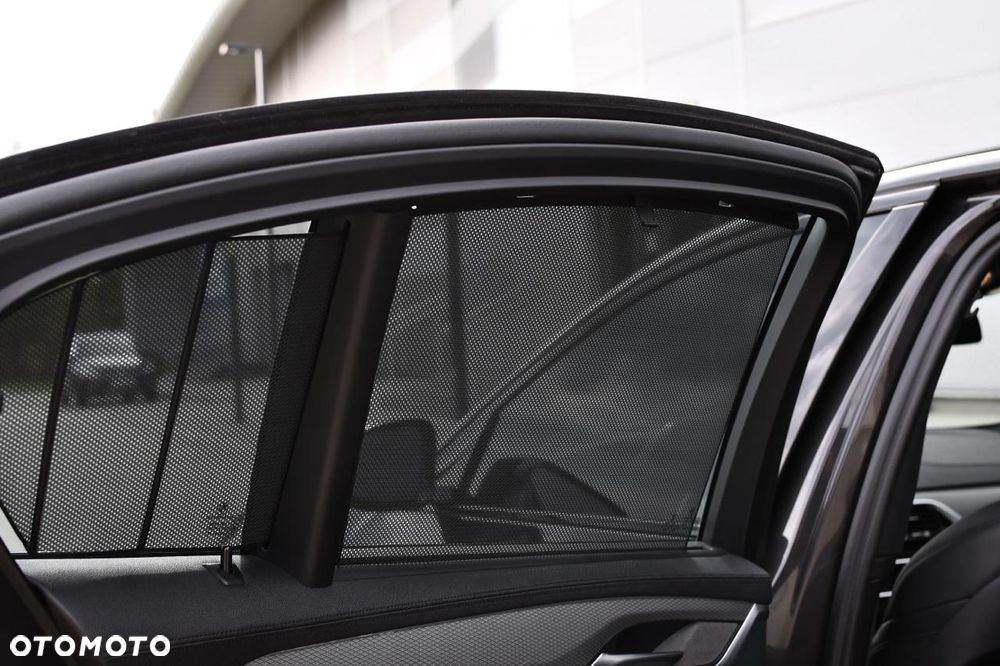 BMW Seria 5 540i xDrive Sport Line - 33