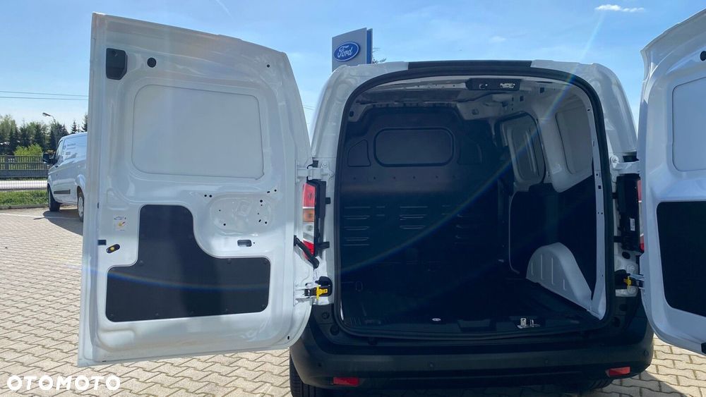 Ford Transit Courier - 20