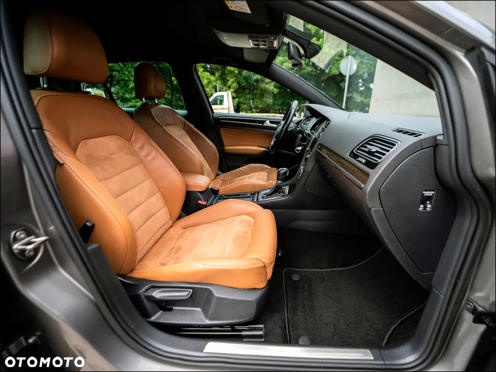 Volkswagen Golf - 36