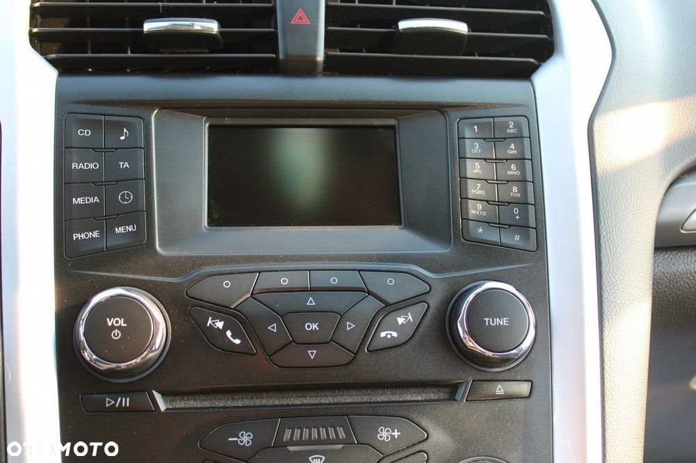 Ford Mondeo - 26