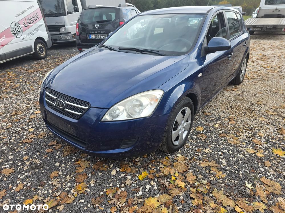 Kia Ceed 1.4 CVVT Attract - 1