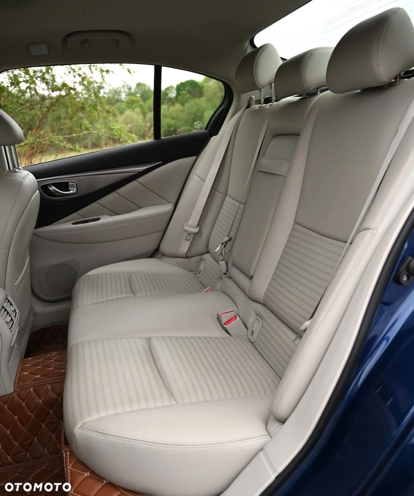 Infiniti Q50 - 31