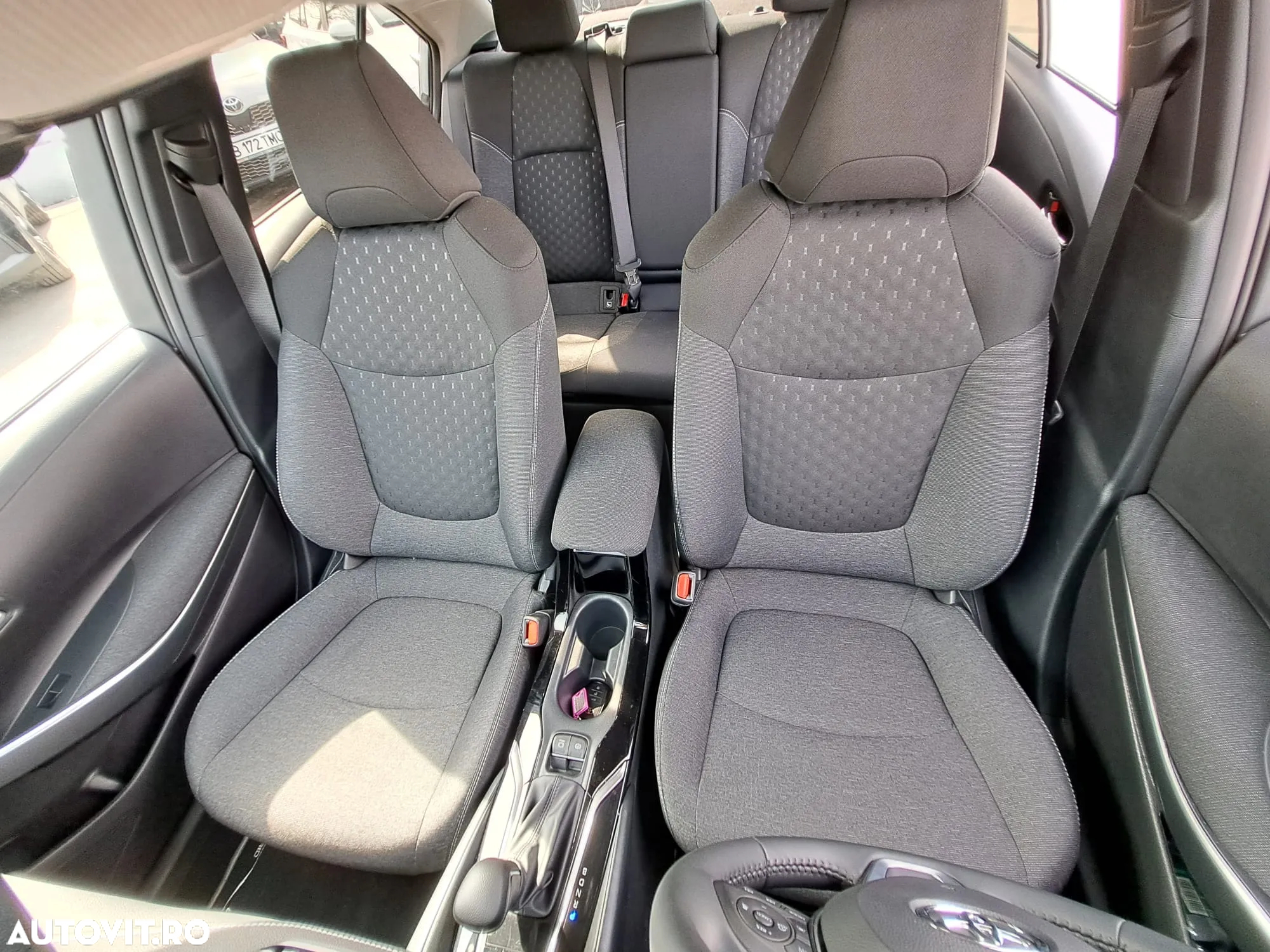 Toyota Corolla 1.8 HSD Dynamic - 11