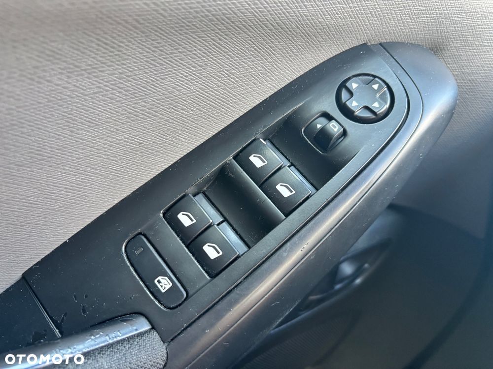 Citroën C4 Picasso 1.6 e-HDi Attraction - 23