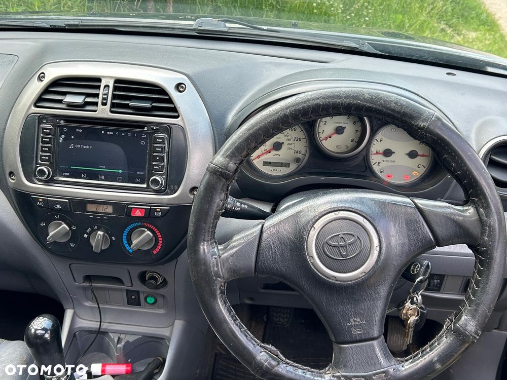 Toyota RAV4 - 6