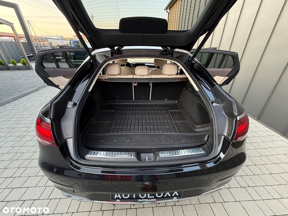 Mercedes-Benz GLC 200 4Matic 9G-TRONIC AMG Line Plus - 28
