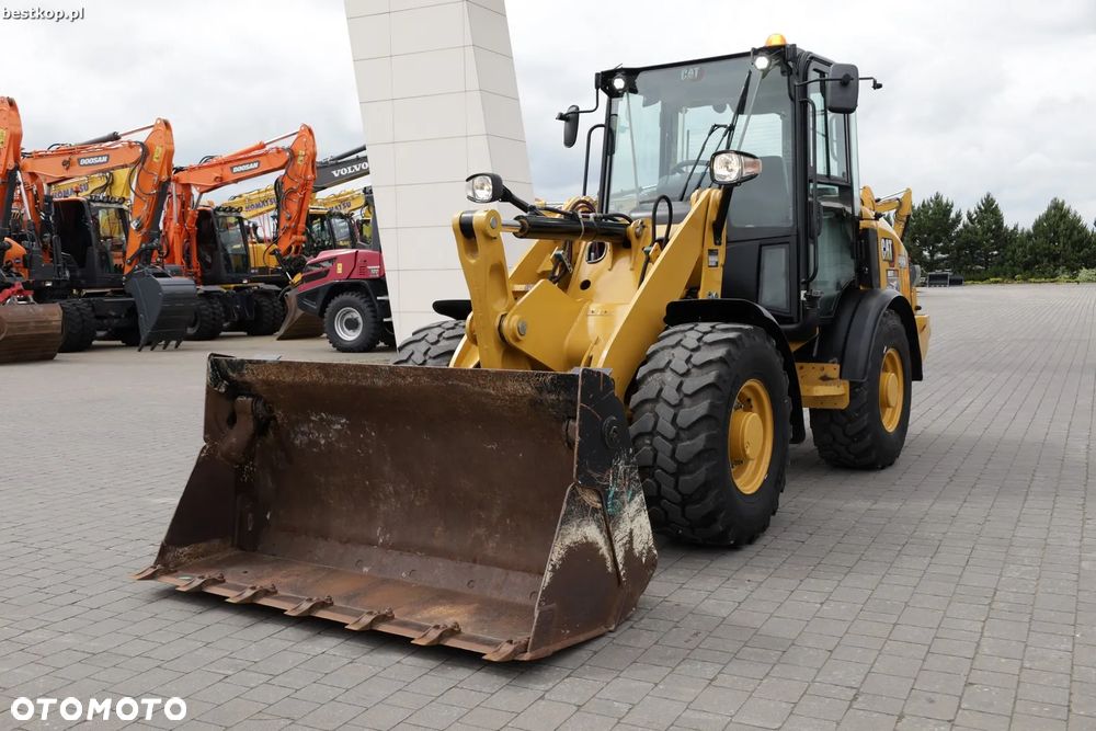 Caterpillar CAT 906M - 17