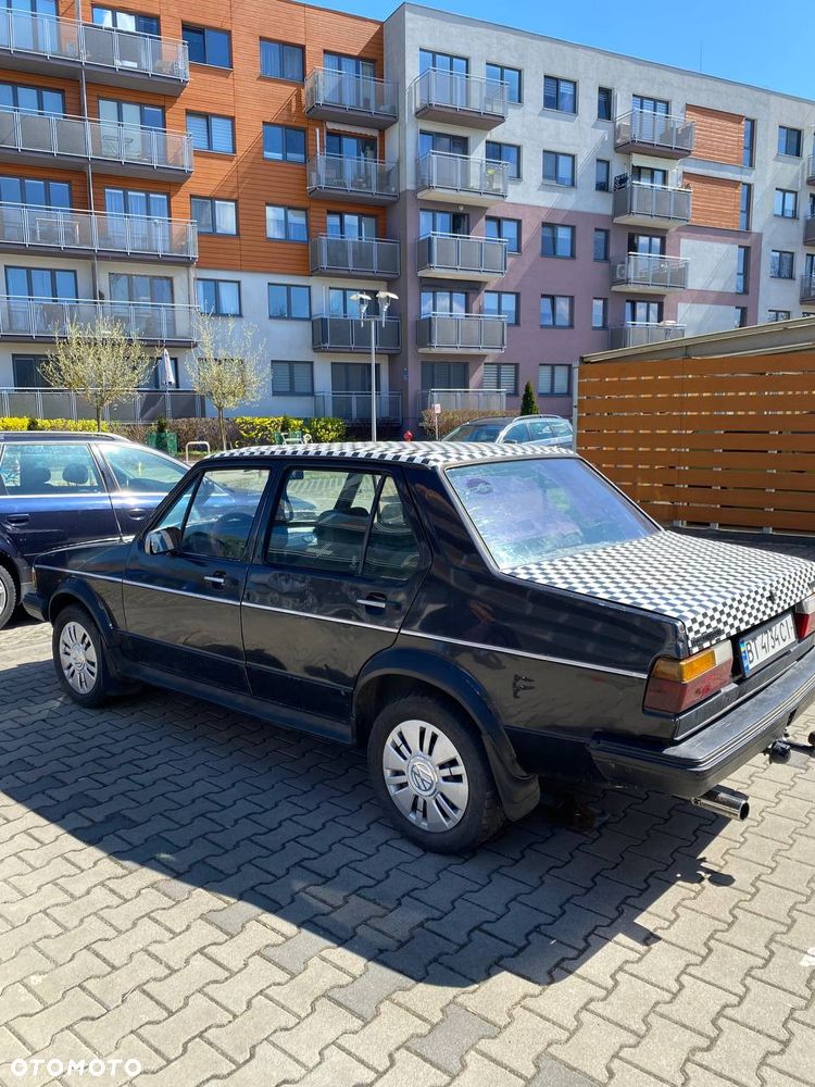 Volkswagen Jetta - 7