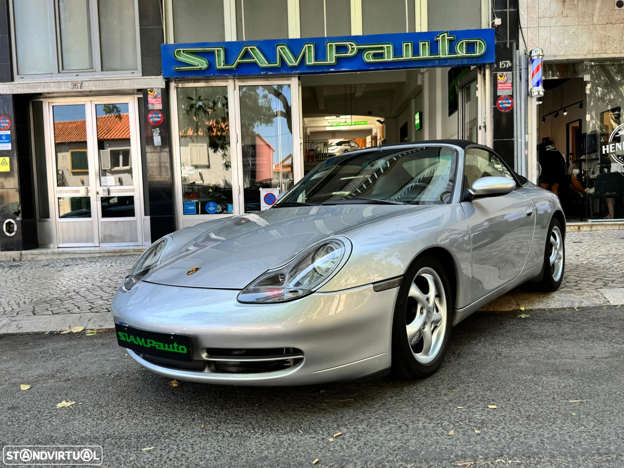 Porsche 911 (996) Carrera Cabrio - 2