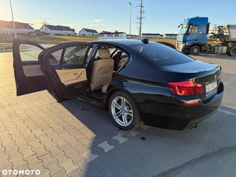 BMW Seria 5 520d xDrive - 10