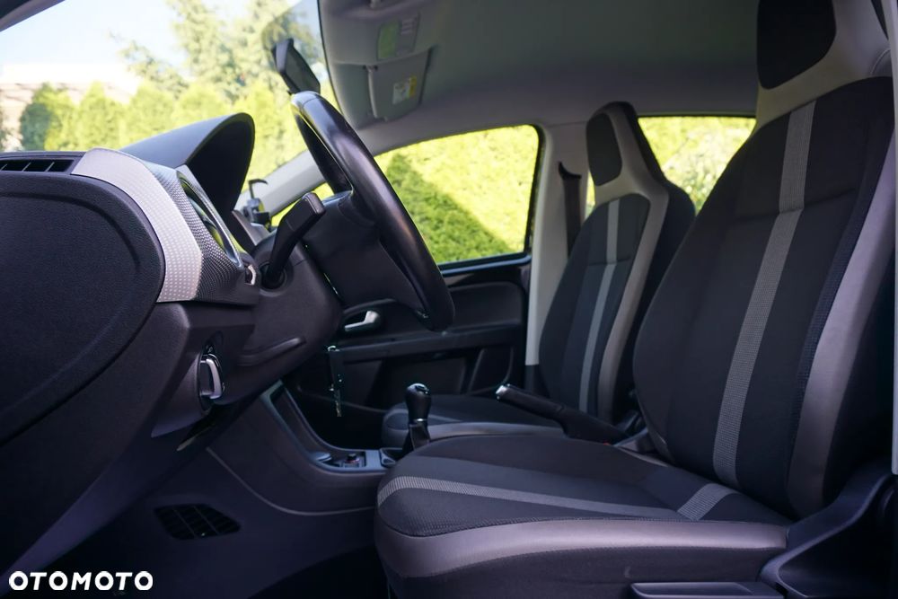 Volkswagen up! - 11