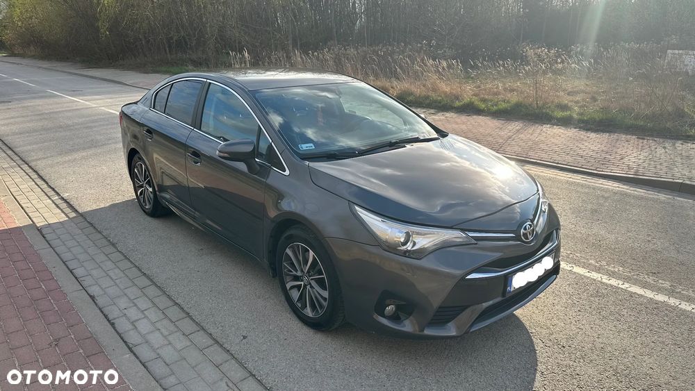 Toyota Avensis 2.0 D-4D Prestige - 2