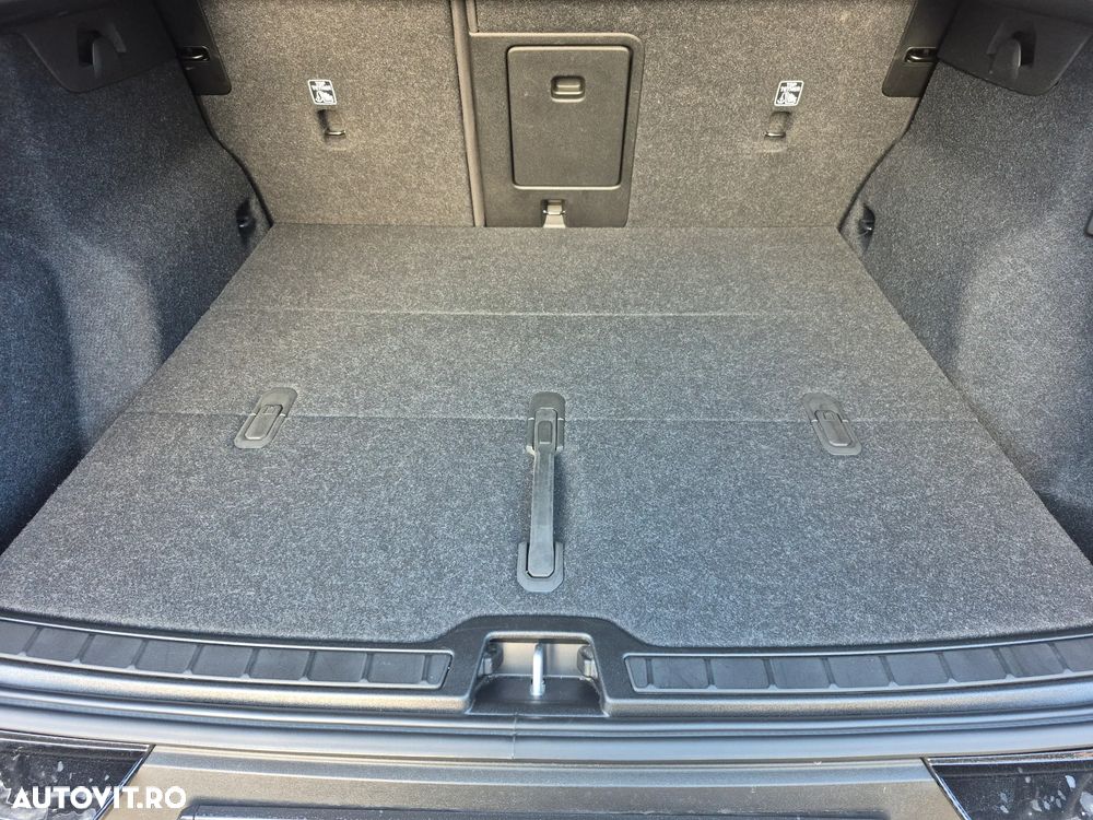 Volvo XC 40 T2 Plus Dark - 30