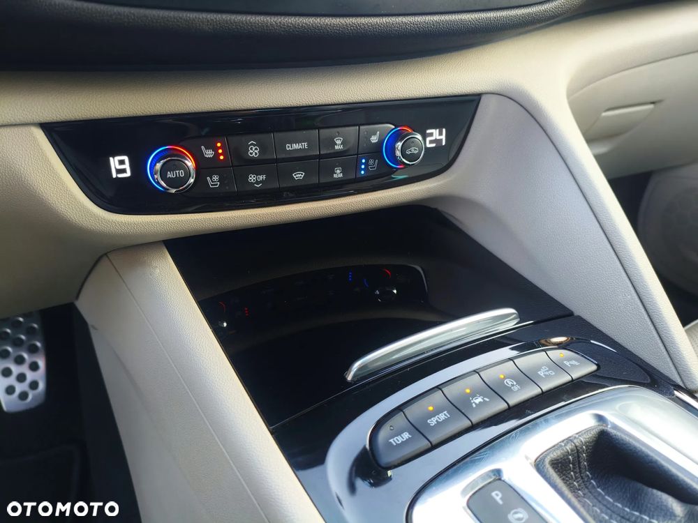 Opel Insignia 2.0 T 4x4 Exclusive S&S - 11