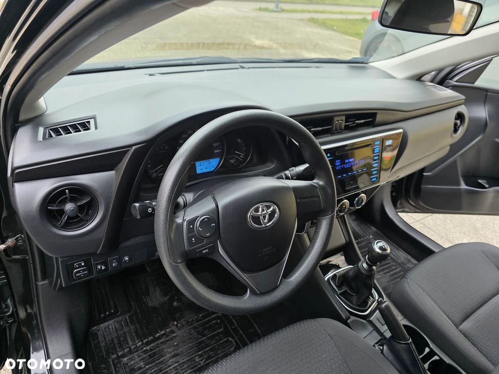 Toyota Corolla 1.6 Active EU6 - 33