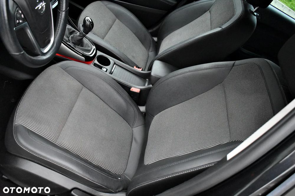 Opel Astra 1.4 Turbo Innovation - 19