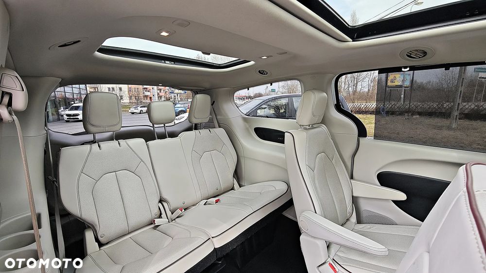 Chrysler Pacifica - 22