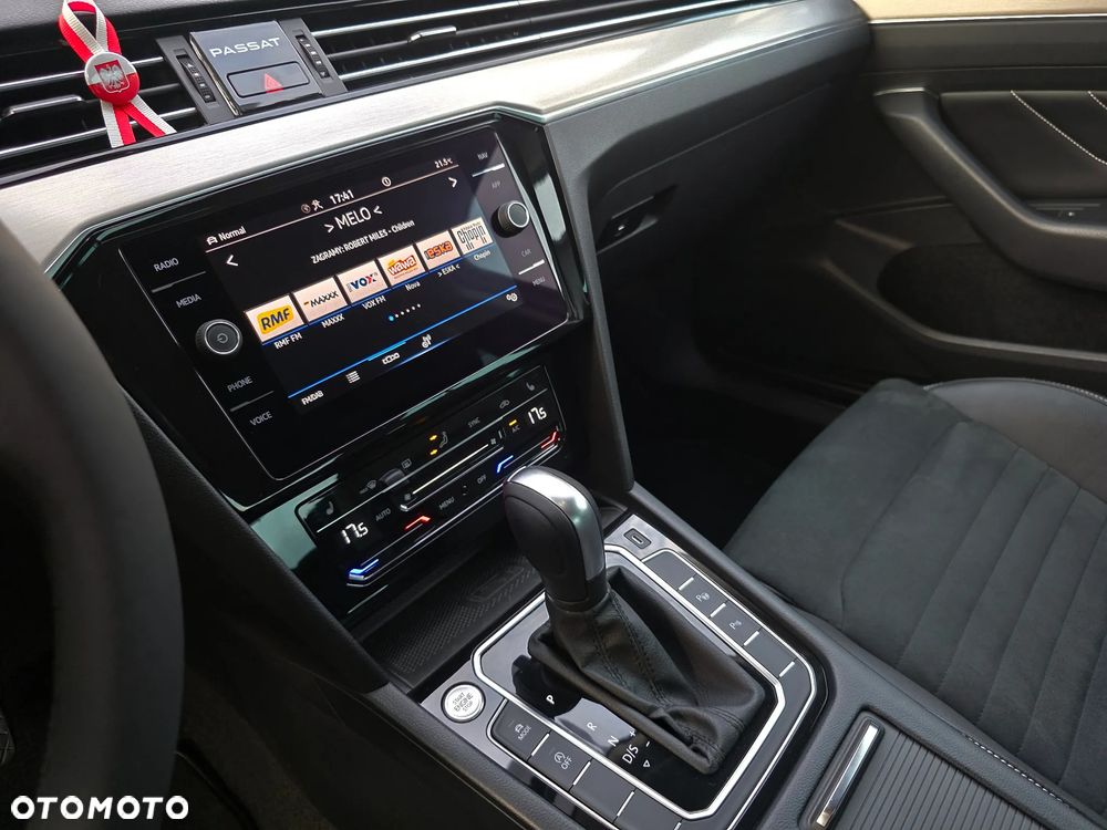 Volkswagen Passat 2.0 TDI 4Mot Elegance DSG - 26