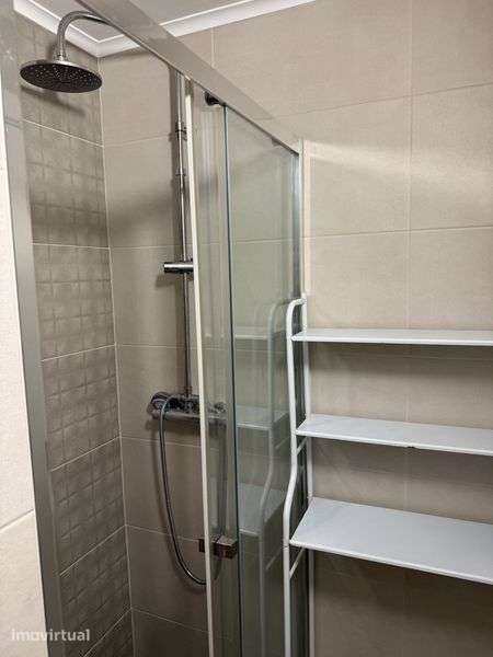 T2 + 1 Renovado (Atelier Adaptado) | Junto a Escola primária em Belas - Grande imagem: 5/9