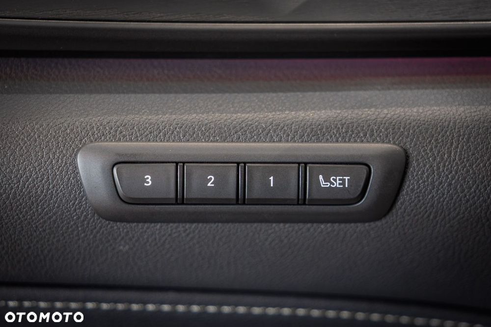 Lexus NX 350h Omotenashi AWD - 36