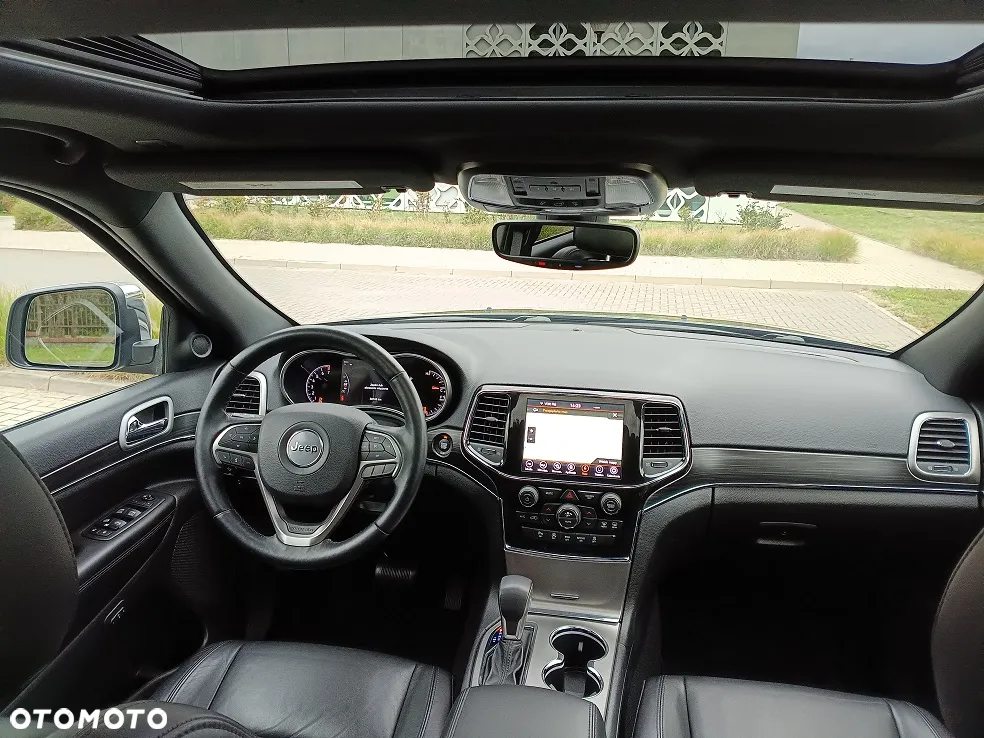 Jeep Grand Cherokee - 16