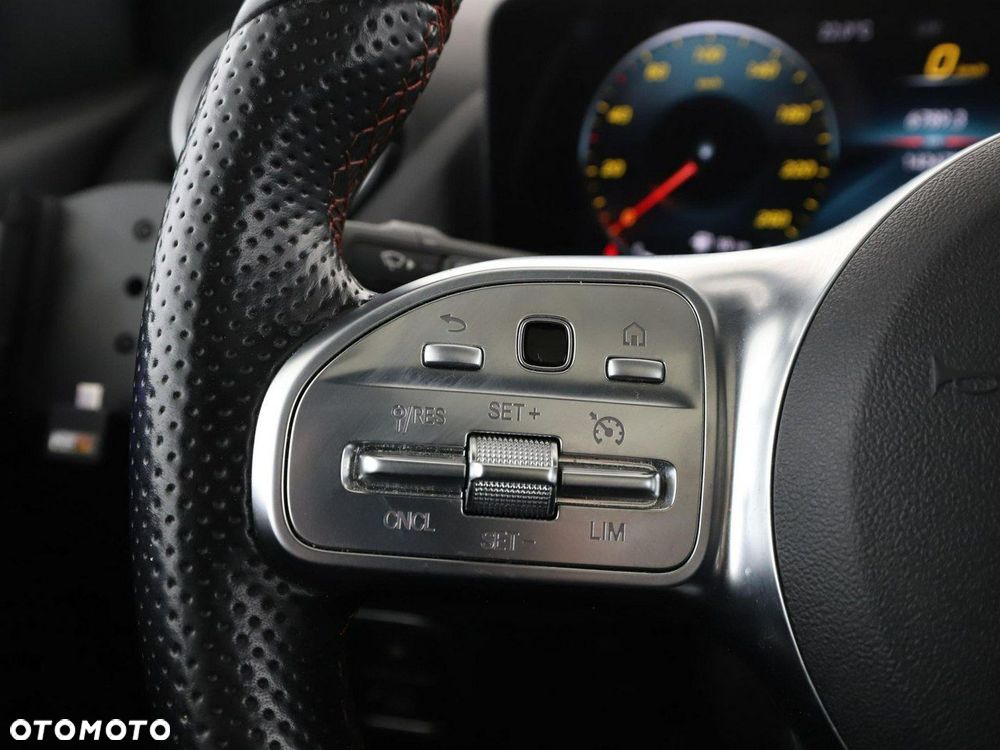 Mercedes-Benz Klasa B 180 d AMG Line 8G-DCT - 32