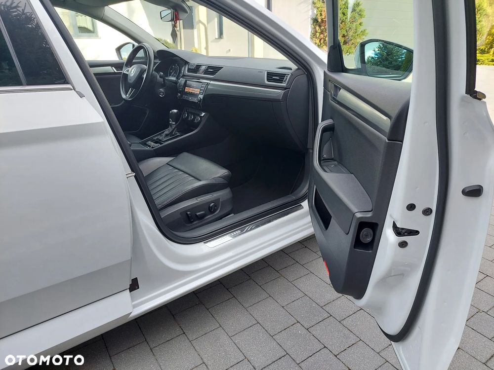 Skoda Superb 2.0 TDI 4x4 Style DSG - 5