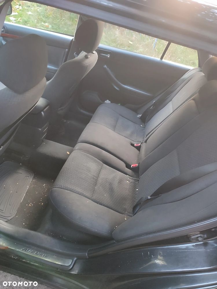 Toyota Avensis 2.0 D-4D Combi - 18