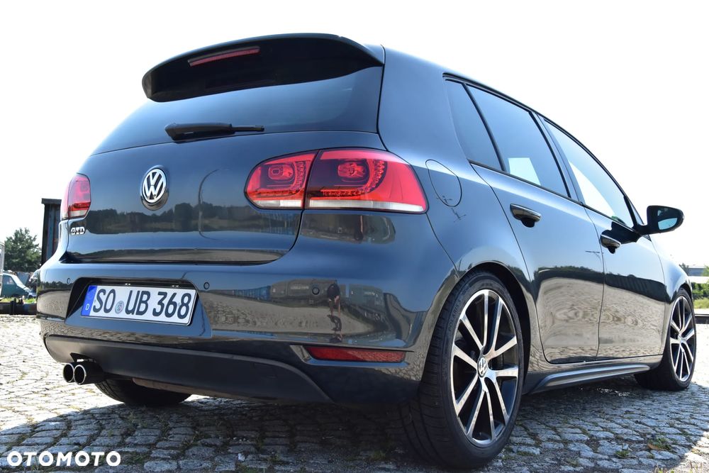 Volkswagen Golf - 6