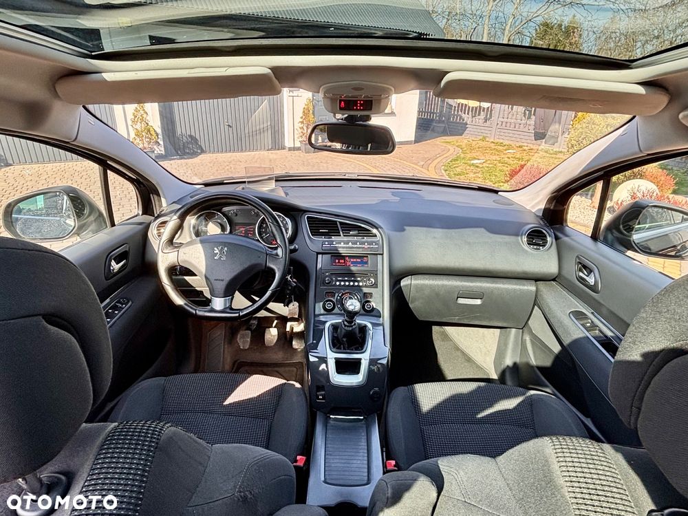 Peugeot 5008 - 24