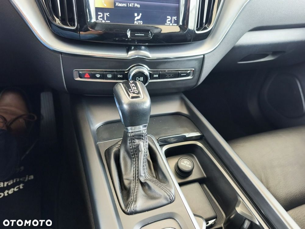 Volvo XC 60 D4 AWD Momentum - 33