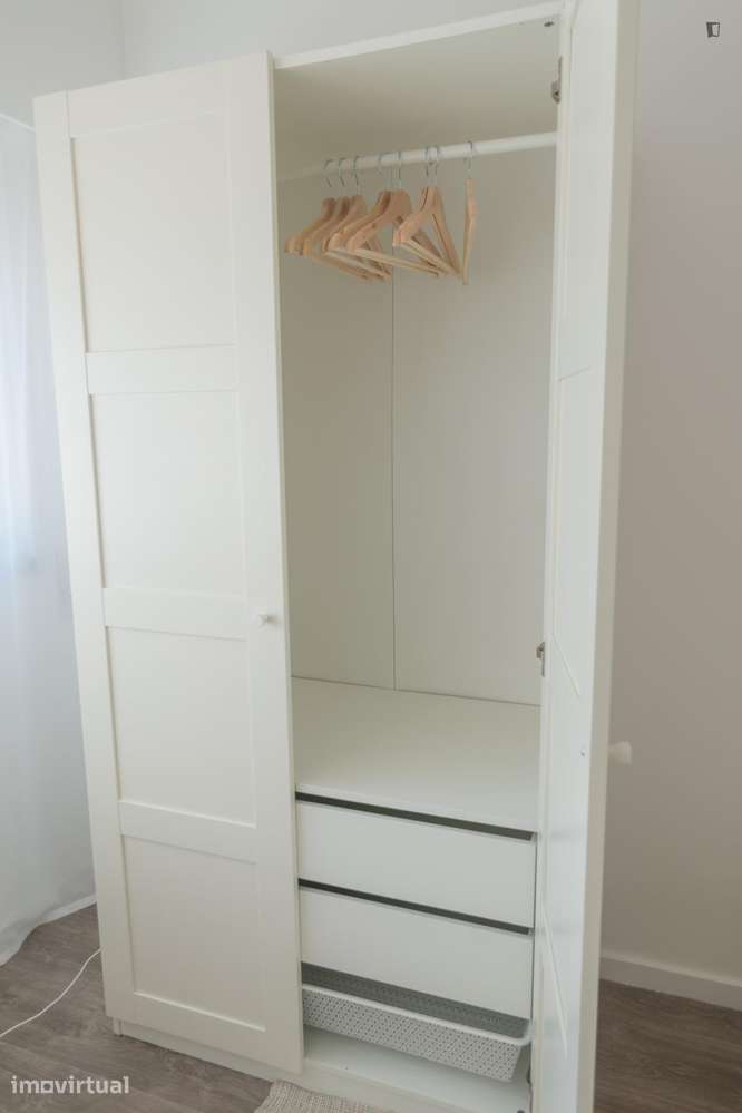 Quarto - localizado em Santa Marinha Porto - Grande imagem: 4/12