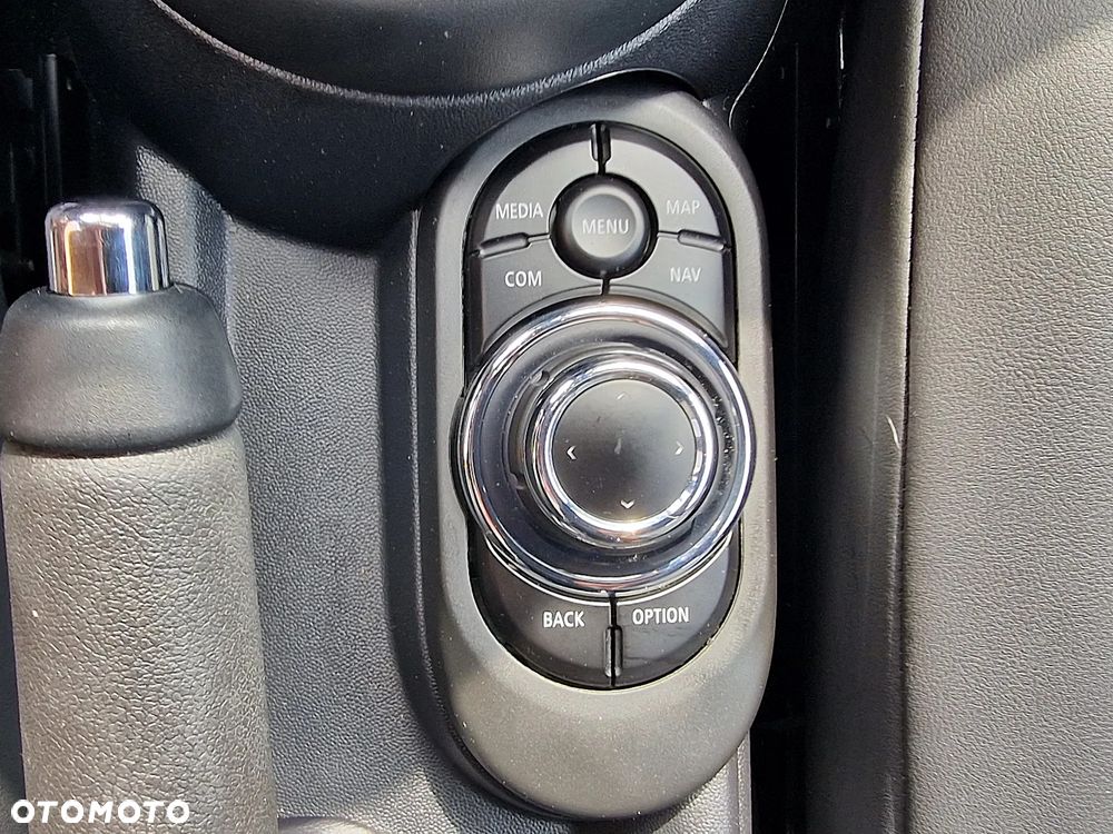 MINI Cooper Essential Trim - 14