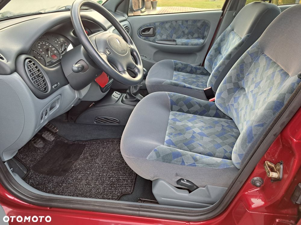 Renault Megane 2.0 RT - 22